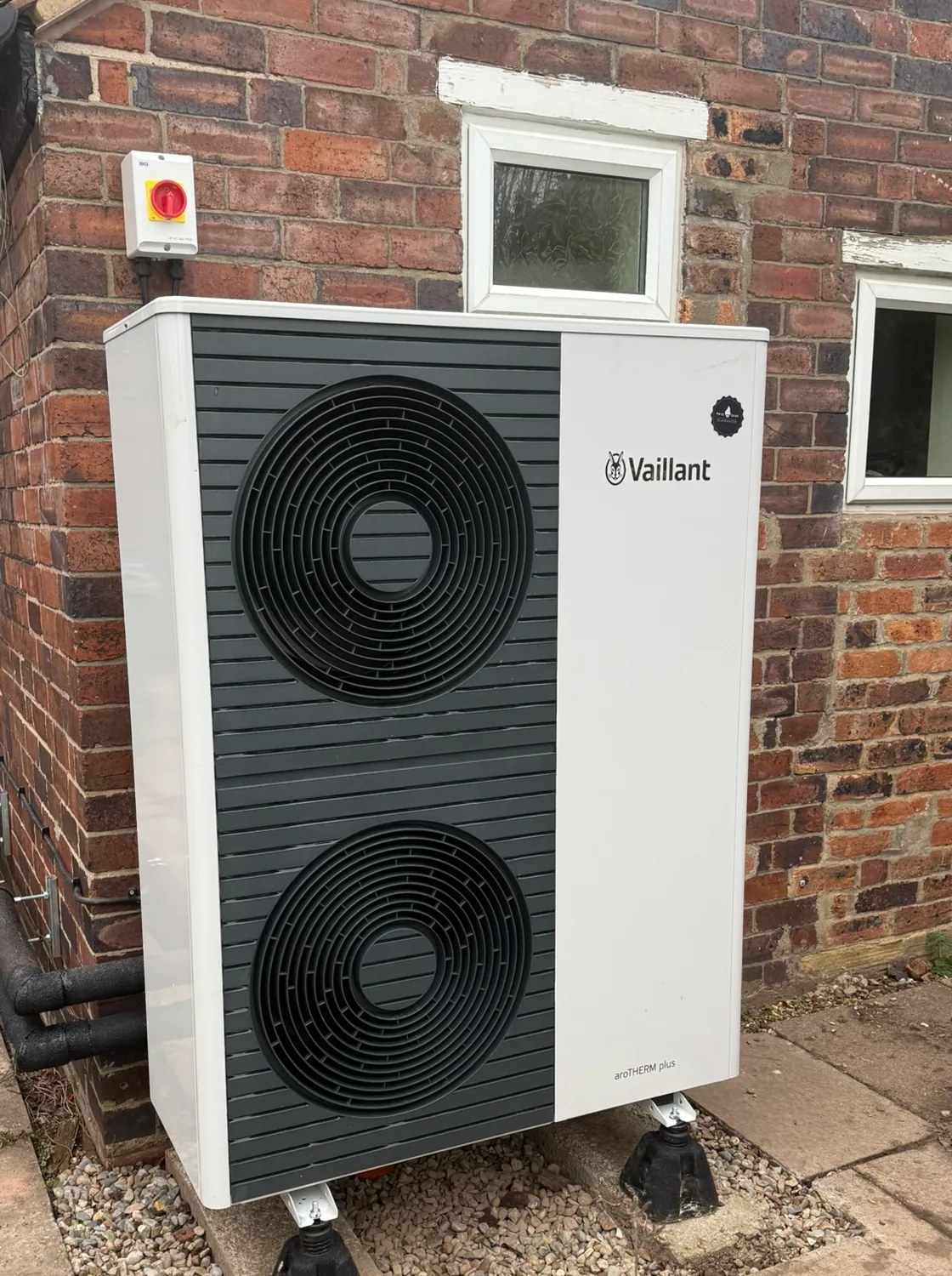 Vaillant aroTHERM plus 12kW and Heat Geek Mini Store in Sandbach