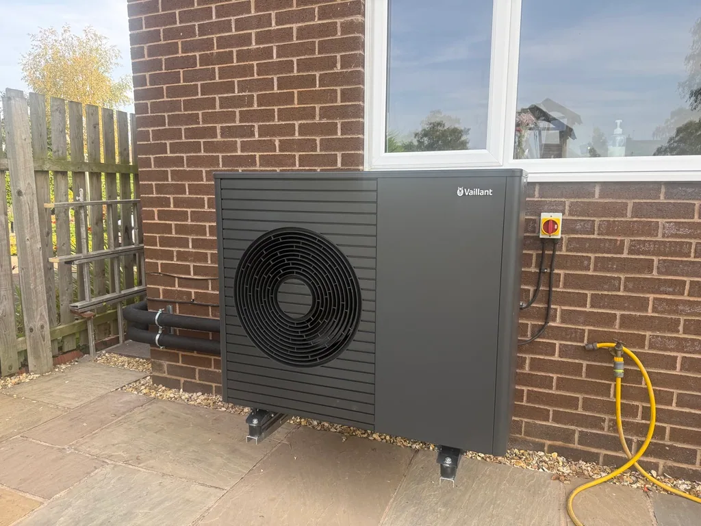 Anthracite Vaillant aroTHERM plus 7kW in Tattenhall